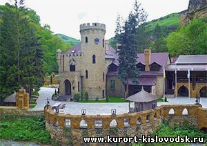 Замок коварства и любви в окрестностях Кисловодска